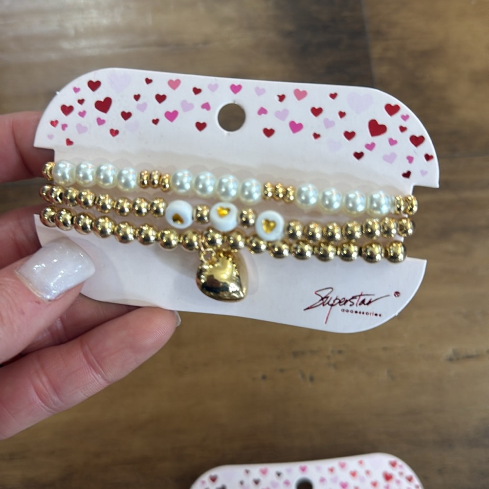 Valentines bracelet bundle - Picture 2 of 3